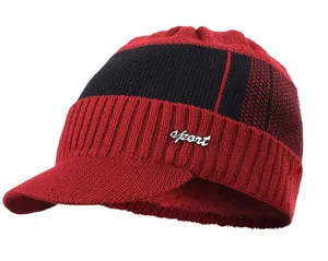 Bonnet tricoté d'hiver avec visière, doublé polaire chaud casquette détail texture.