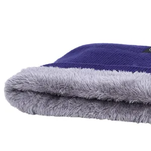 Wärmender Strick-Halswärmer mit dickem Fleece in Marineblau, kuscheliger Winterschal.