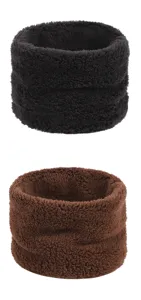 Tour de cou d'hiver chaud en peluche douce, écharpe col roulé pour hommes et femmes détail.