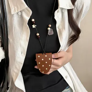 Braune Leder Sonnenbrille Halter Halskette mit Punkten, süsser Brillenbänder Stil für Damen Mode.