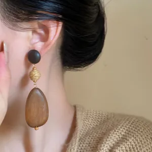 Böhmische hölzerne gewebte lange Ohrringe für Damen, einzigartiges natürliches Design.
