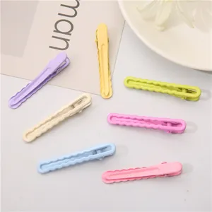 Conjunto de bonitas pinzas para el cabello onduladas de colores para niños lindos.