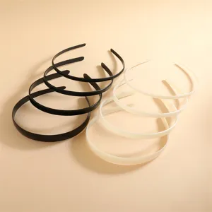 Simple plain plastic headbands set, black and white hair hoops for DIY daily wear and styling.