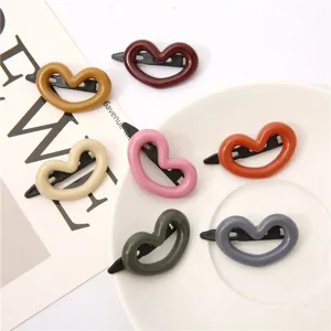 Pinzas para el cabello coloridas en forma de corazón, horquillas metálicas de pato para estilo.
