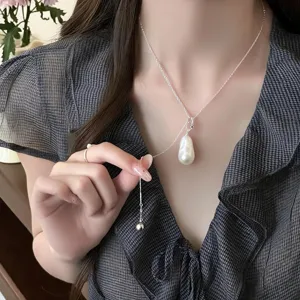 Elegante collana con ciondolo di perla a pera e catena d'argento da donna gioiello chic