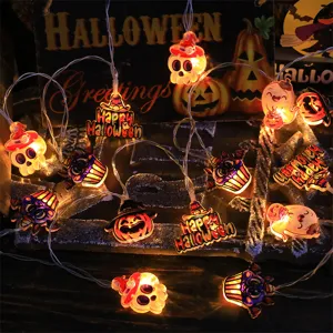 Catena luminosa LED Halloween a batteria con ciondoli luminosi a zucca e fantasma decoro.