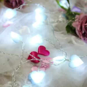 Catena luminosa LED cuore a batteria luci decorative per camera da letto romantica