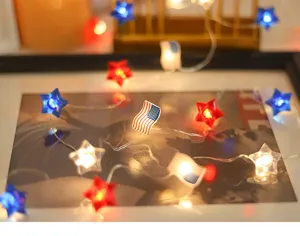 Gedetailleerde close-up van Amerikaanse vlag en sterren LED slingers voor feestjes.
