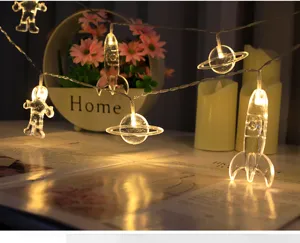 Guirlande lumineuse LED astronaute et fusée avec lumière chaude pour chambre d'enfant et déco.