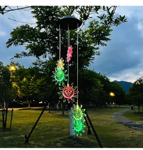 Carillón de viento solar colgante para jardín con iluminación LED colorida para exteriores.