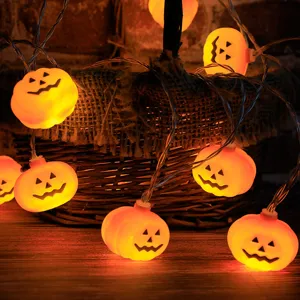 Halloween Kürbis LED Lichterkette für gruselige Party Dekoration und stimmungsvolles Innenlicht.