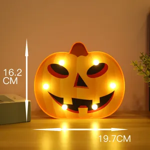 Luz nocturna LED de calabaza de Halloween decoración luminosa de ambiente festivo.