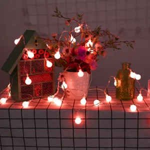 Guirnalda de luces LED de bola vista de detalle, luces para decoración de dormitorio y Navidad.