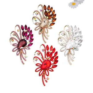 Exquisita broche de vidrio cristal europeo, accesorio de pin de corsé de diamantes de imitación.