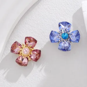 Schitterende kristallen bloem magnetische broche set, stijlvolle sieraden voor outfits.