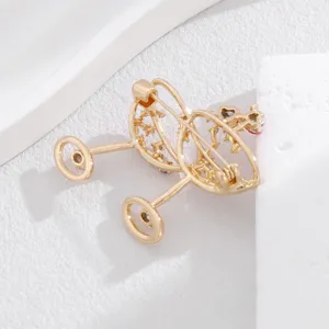 Broche de aleación dorada con adornos de cristal colorido, accesorio elegante para uso diario.