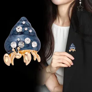 Cute hermit crab enamel brooch rhinestone alloy shell pin fashion women clothing jewelry gift