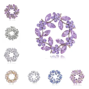 Élégante Broche Couronne de Fleurs en Cuivre Zirconia Épinglette Feuille Plante Tendance