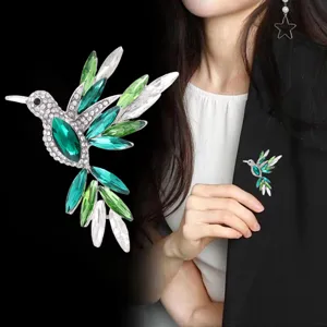 Exquisite Strass Kolibri Brosche elegante Kristall Anzug Mantel Mode Pin Zubehör