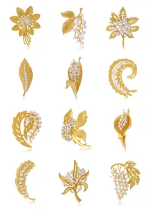 Elegante vergoldete Perlen- und Kristall-Blumenbrosche, stilvolle Dekoration für Kleidung.