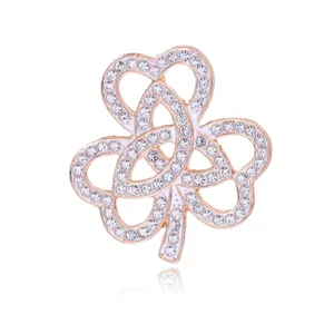 Élégante broche trèfle en strass, épingle ajourée en or rose pour écharpe femme.