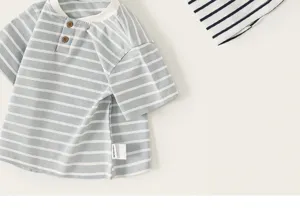 Jongens gestreept t-shirt met korte mouwen, casual zomer peuter pullover met knopen.
