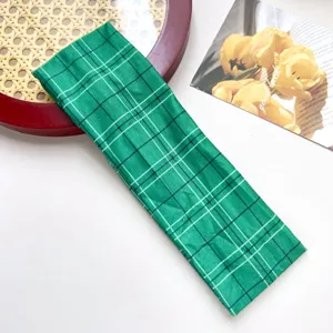 Groen geruit sport hoofdband detail weergave, elastische haarband voor dagelijks gebruik.