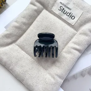 Schwarze Haarklammer für Damen, glänzende Mini Haarklammer, schlichtes Haaraccessoire Zubehör.