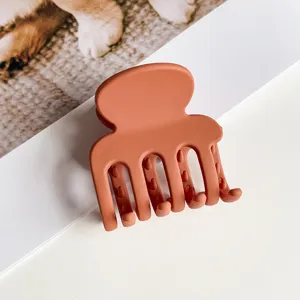Matte terracotta Haarklammer klein, rutschfeste Haarkralle für elegante Frisuren und Alltag.