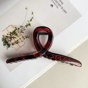 Elegante 13cm Haarklammer mit Schildpattmuster, Premium PC Haargreifer Detailansicht.