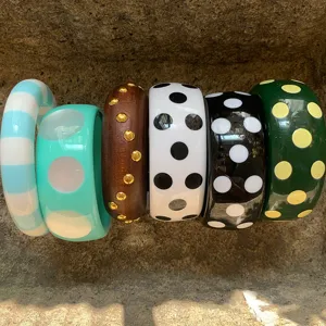 Bracelets ronds en résine à pois colorés, mode simple bracelet exquis bijoux en gros