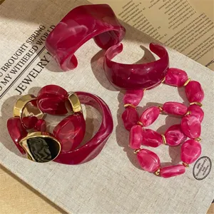Magenta marbled acrylic round spliced elastic bracelet, minimalist fashion bangle.