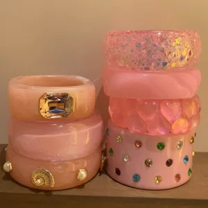 Fashion Pink Acrylic Resin Bangle For Women Iridescent Glitter Rhinestone Geometric Bracelet Sweet Style Jewelry Gift