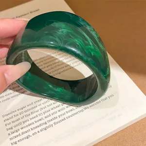 Dark green resin bangle detail, chic geometric aesthetic bracelet for women fashion daily wear.