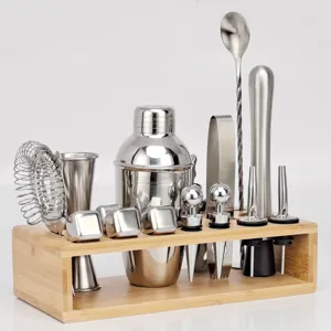 Edelstahl Cocktail Shaker Set mit Bambus Ständer, professionelles Barkeeper Zubehör Set.