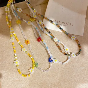Handmade Multicolor Glass Beaded Flower Necklace For Women Elegant Crystal Daisy Pendant Clavicle Chain Sweet Vacation Jewelry