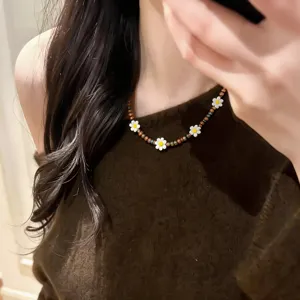 Colorful crystal beaded daisy flower clavicle necklace chic short jewelry for women daily wear