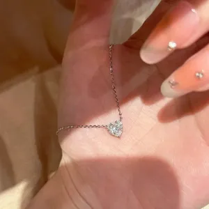 Exquisite herzförmige Zirkon Anhänger Halskette für Damen, elegante Schlüsselbeinkette.