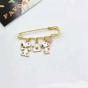 Spilla di sicurezza in metallo cartone animato Snoopy simpatico badge smaltato borsa regalo