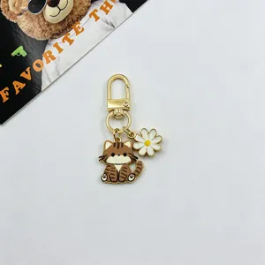 Cute Alloy Tabby Cat And Daisy Keychain Bag Pendant Metal Key Ring Fashion Accessory