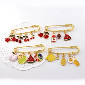 Juego de Broches de Esmalte de Frutas de Verano Frescas Pin de Aleación Dorada Melocotón Cereza Fresa Té con Leche Insignias para Mujeres Niñas Accesorios de Ropa