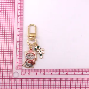 Christmas cat keychain cute metal alloy bag charm holiday gift accessory decoration