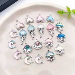 Ozean Quallen Delfin Glas UV schimmernde Anhänger DIY Schmuck Zubehör für Halsketten Ohrringe.