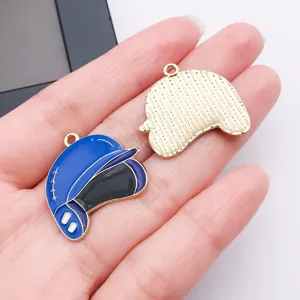 DIY ciondoli in metallo smaltato a forma di berretto da baseball per gioielli e portachiavi.