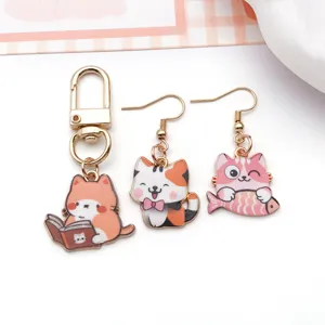 Niedliches Legierung bedruckte Katze Schlüsselanhänger und Ohrringe Set für Schmuck.