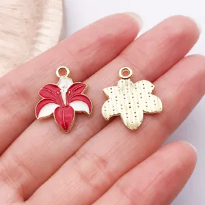Rood wit geëmailleerde bloem hanger detail voor DIY sieraden maken armband en ketting.