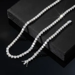 Splendide collier tennis en argent 925 et moissanite pour femme, bijou de luxe minimaliste éclatant.