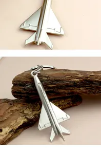 Porte-clés modèle d'avion de chasse J-8 en métal, pendentif militaire créatif.