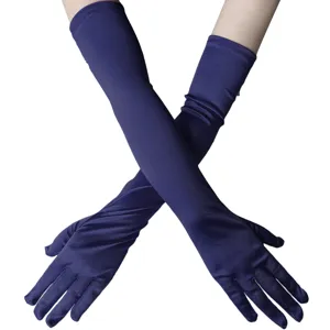 Nahaufnahme langer dunkelblauer Satinhandschuhe mit elegantem Glanz für Abendkleider.
