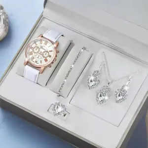 Set di gioielli con cuore di cristallo e orologio al quarzo di lusso, collana, orecchini e bracciale.